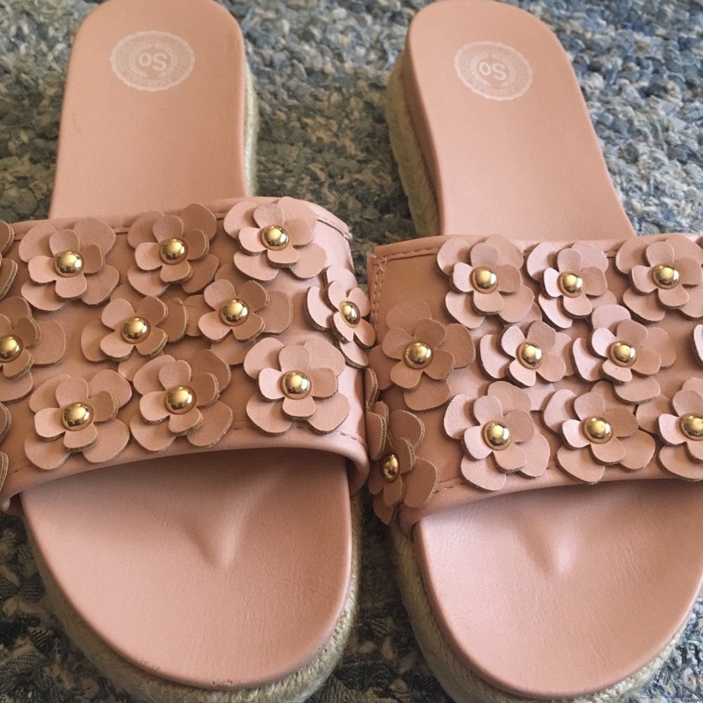 5 for $10 Pink flower shoes